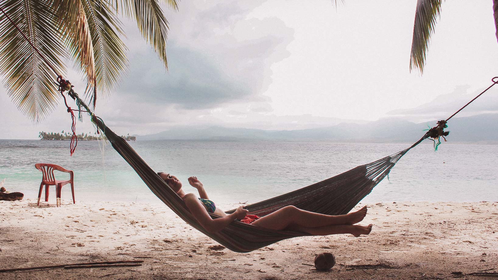 Sleeping in a Hammock San Blas Islands Tour