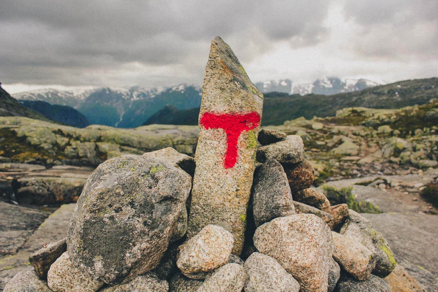 Trolltunga Hike Guide - Trail Sign