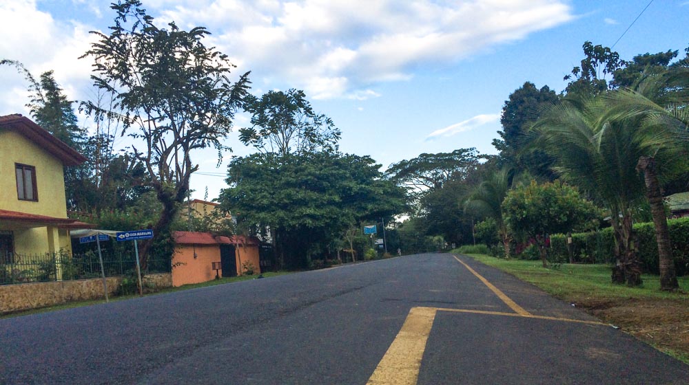 bus stop jaco (1 of 1)