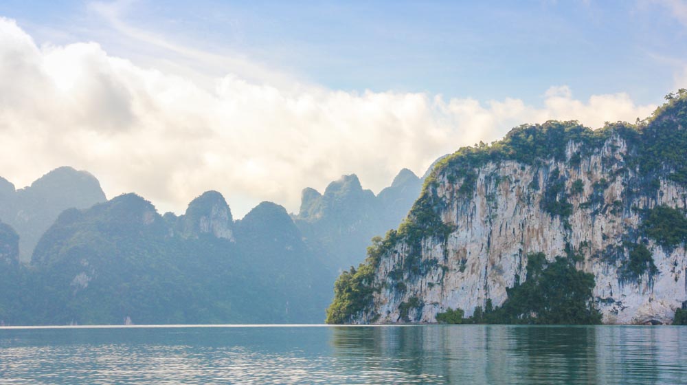 khao sok rocks