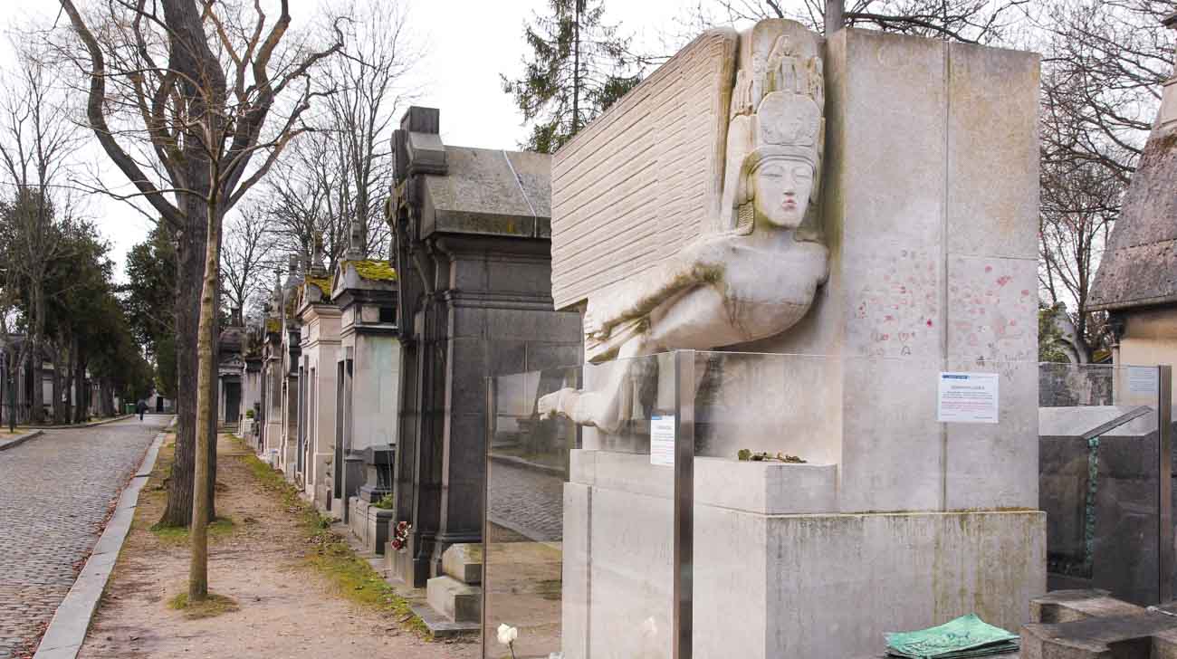 Romantic things to do in Paris: Pere-Lachaise cemetery