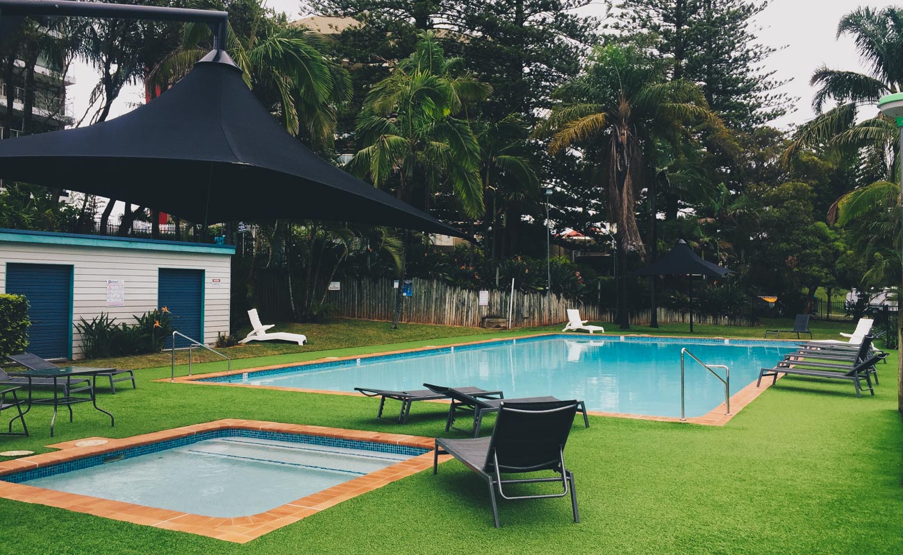 Typical Aussie things: jacuzzi and swimming pools everywhere