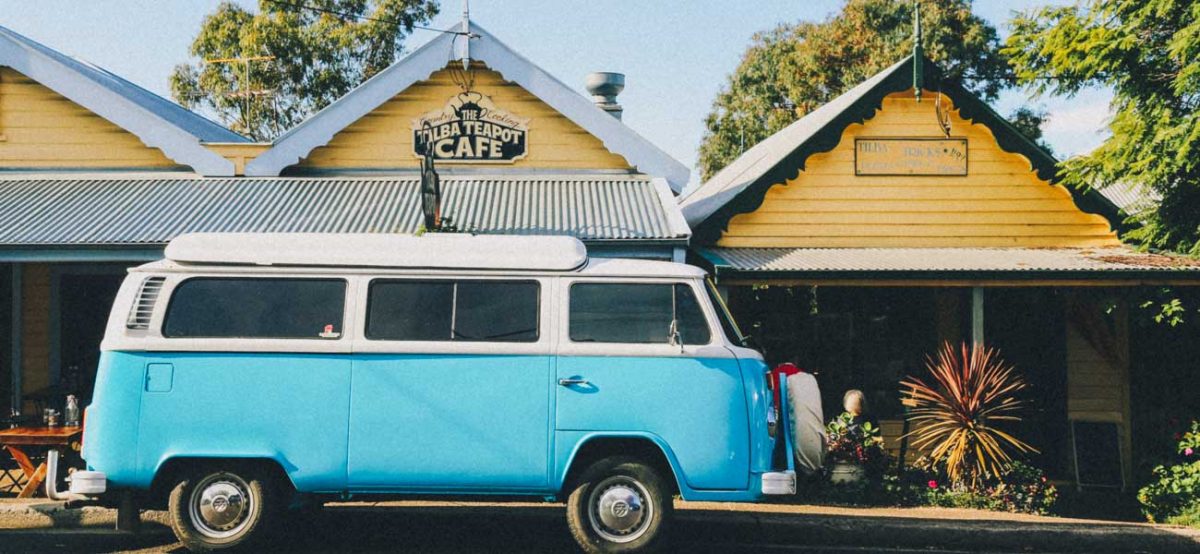 Traveling Australia by car, use travel cubes to safe space