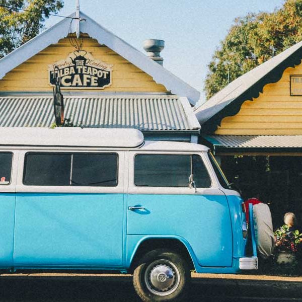 Traveling Australia by car, use travel cubes to safe space