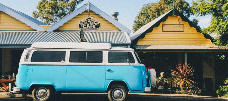 Traveling Australia by car, use travel cubes to safe space