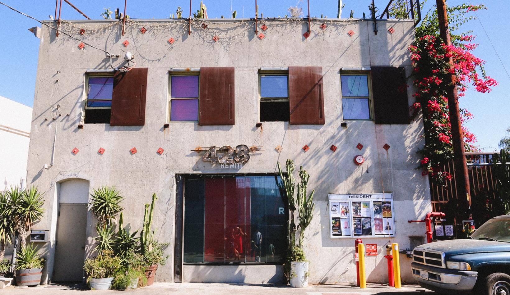Dear California, Art district