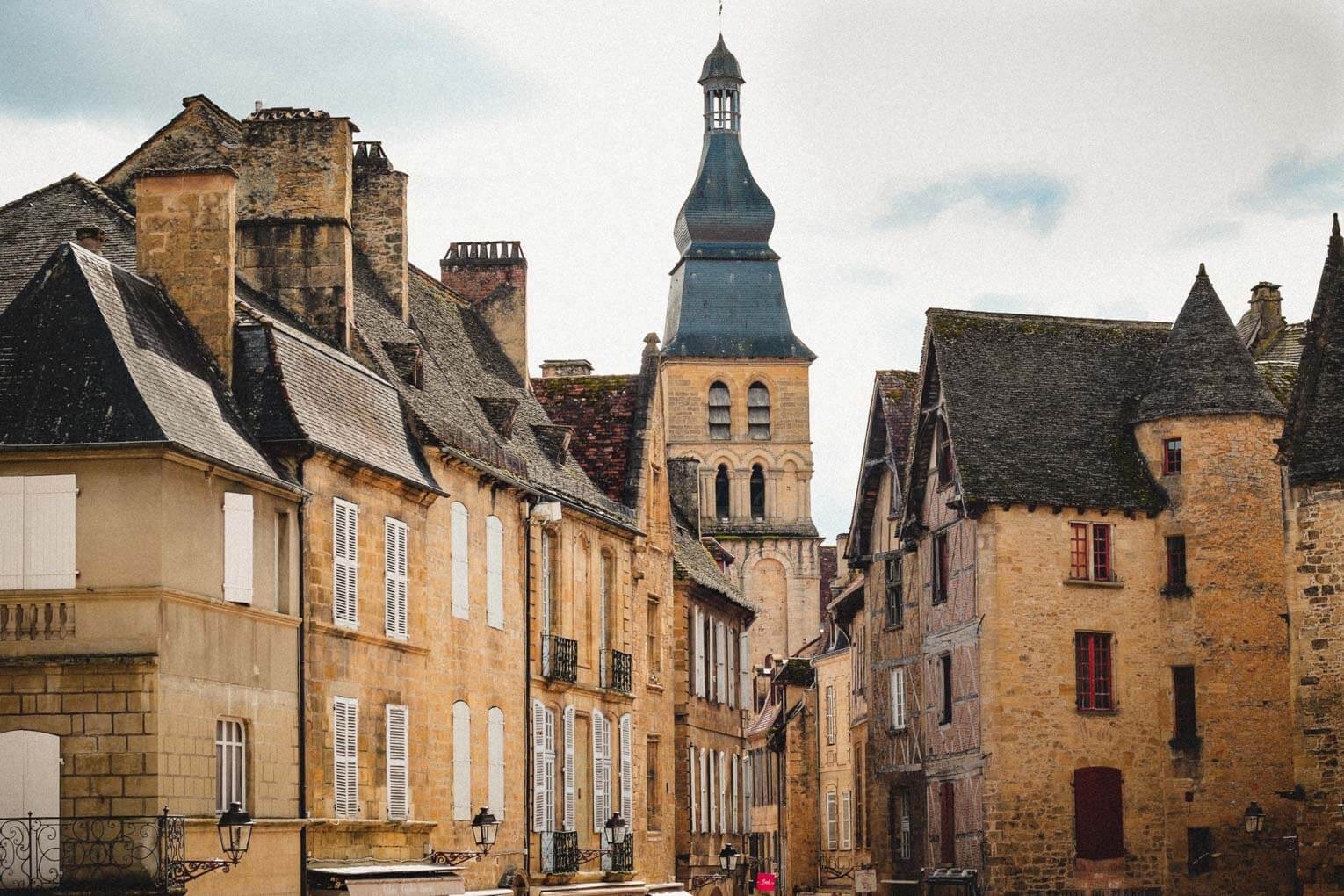 Sarlat la Caneda Medieval town Dordogne Villages in Southwest France,_