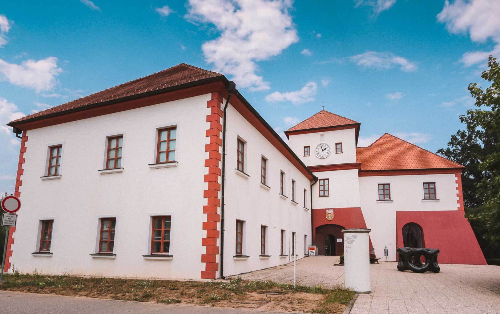 Vysoke Hradek Fairy-Tale Castles in Czech Republic That You Didn't Know About