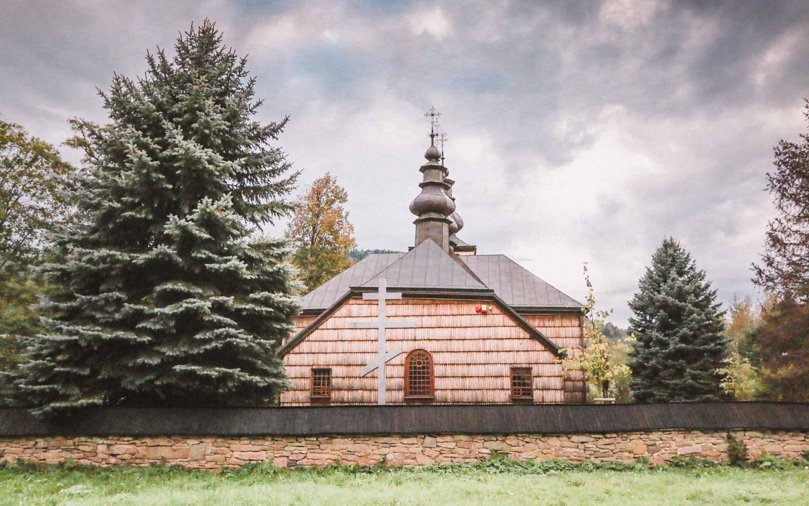 Музей під відкритим небом Zagroda Maziarska-Gorlice - ідеальна база для вивчення Бескид-Ніський гір