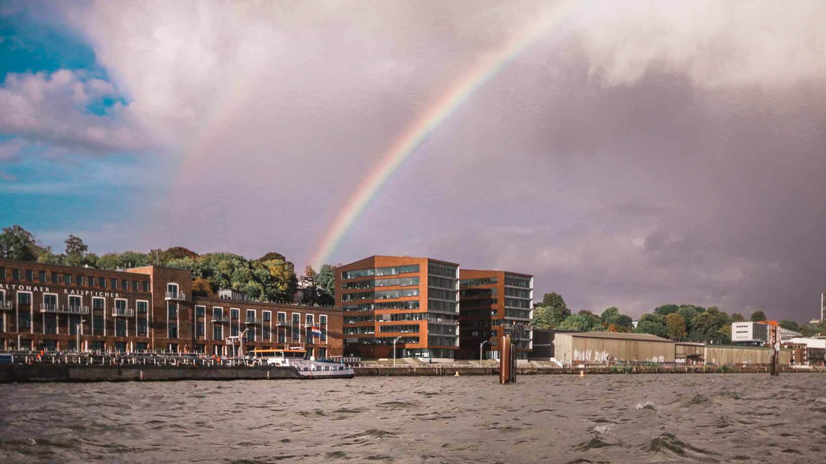 Boat tour Hamburg. How to Visit Reeperbahn Clubs Festival Like a Pro