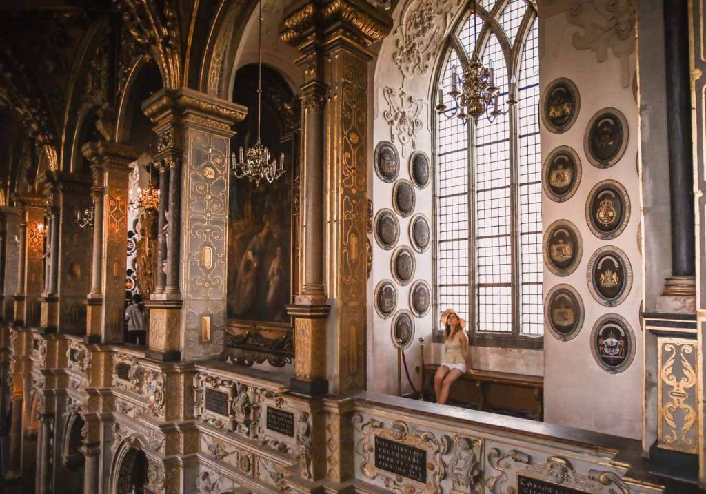 Frederiksborg-Palace-Chapel-Rows-One-of-Danish-Castles-1