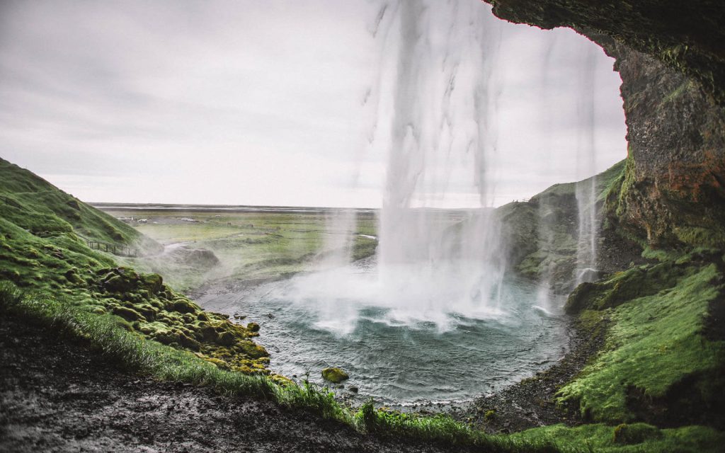 10-Days-Iceland-Itinerary-Seljalandsfoss-3