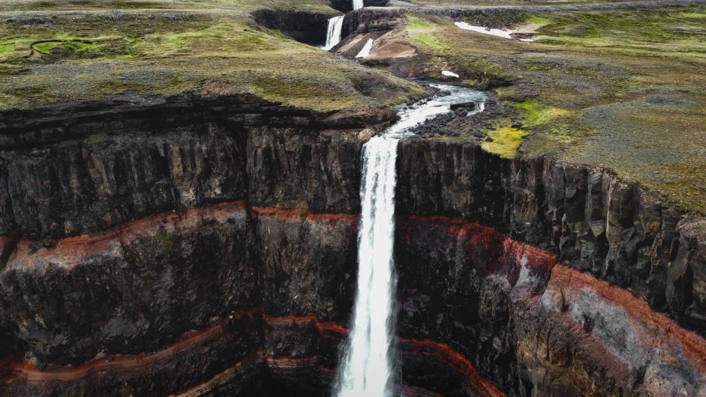 Hengifoss-waterfall-Iceland-road-trip-3