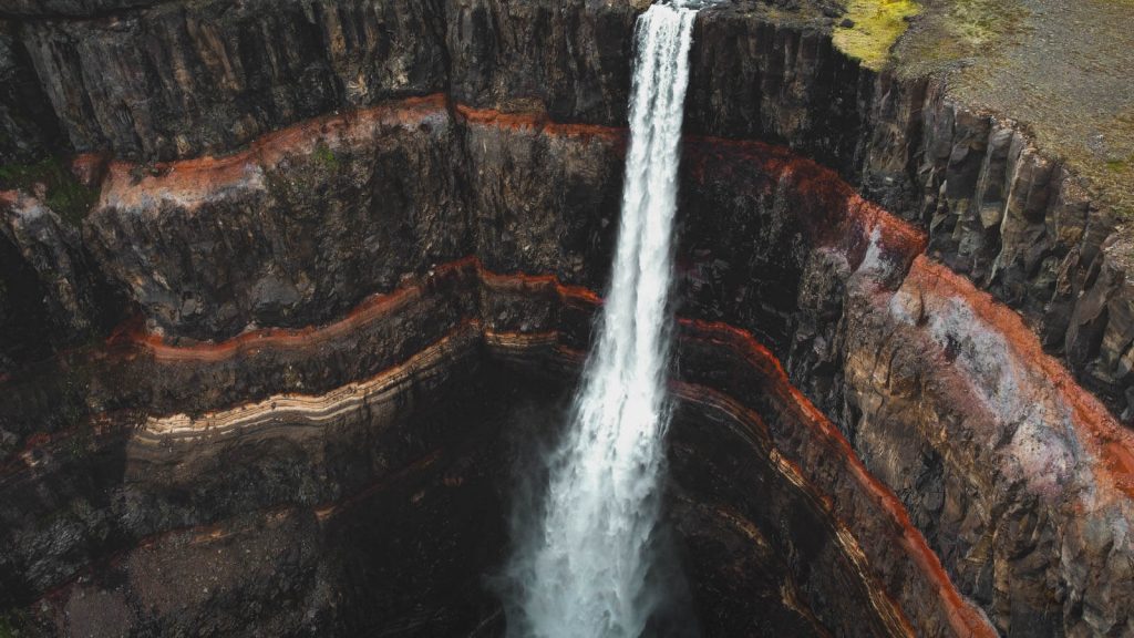 Hengifoss-waterfall-Iceland-road-trip-4