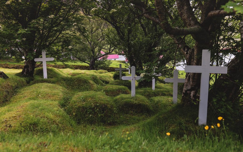 Hofskirkja-in-Iceland