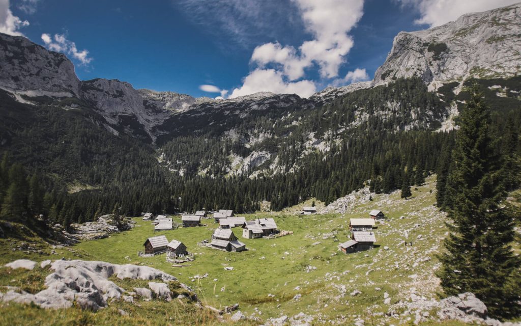 Slovenia-Itinerary-Planina-Laz-huts-4-1