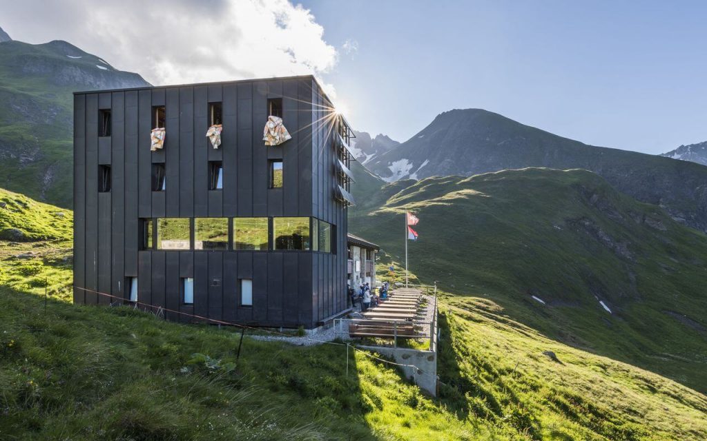 Switzerland hikes. Capanna Motterascio CAS, exterior view