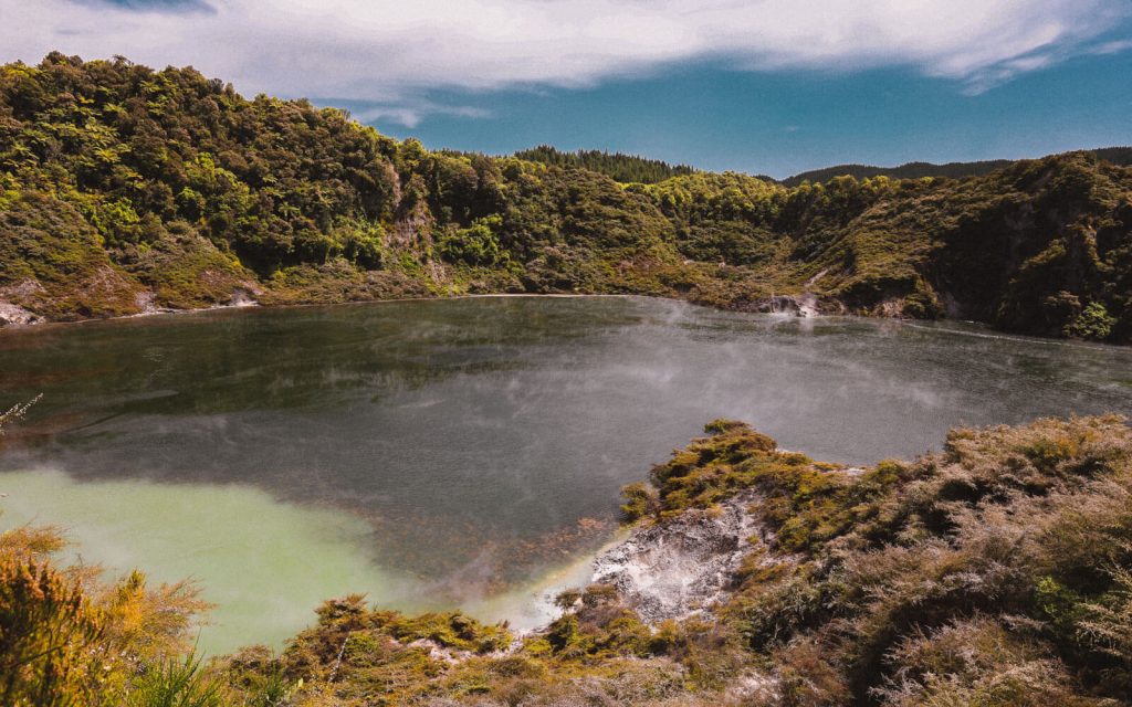 Waimangu-Volcanic-Valley-Frying-pan-lake